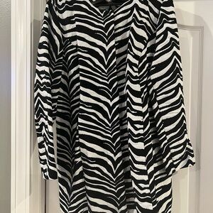 Chico's Black and White Patterned Top